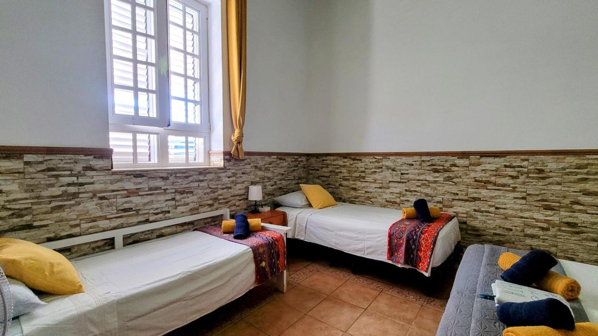 Eden Guesthouse Sardina Rum bild