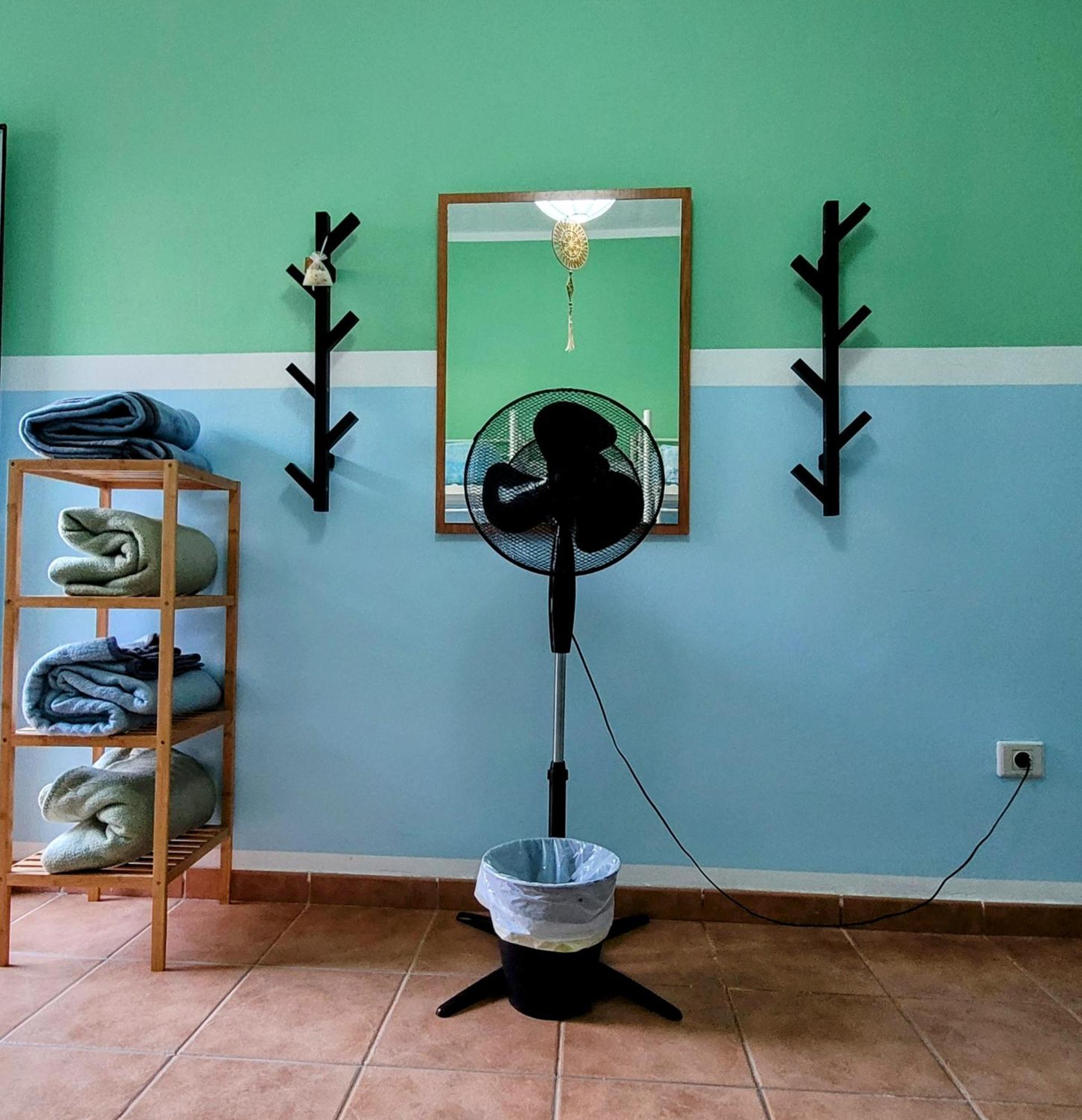 Eden Guesthouse Sardina Rum bild